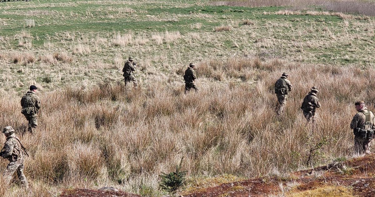 GlenalmondColl's tweet photo. Thanks to @ColCdts51X for visiting Coll to conduct the Biennial Review of the #CCF.
We had an honour guard, Sections Attacks, simulator training, field craft training, and then finished with a Gun Run.
#GlenalmondCCF #CollCommunity https://t.co/lkDy1hrepd