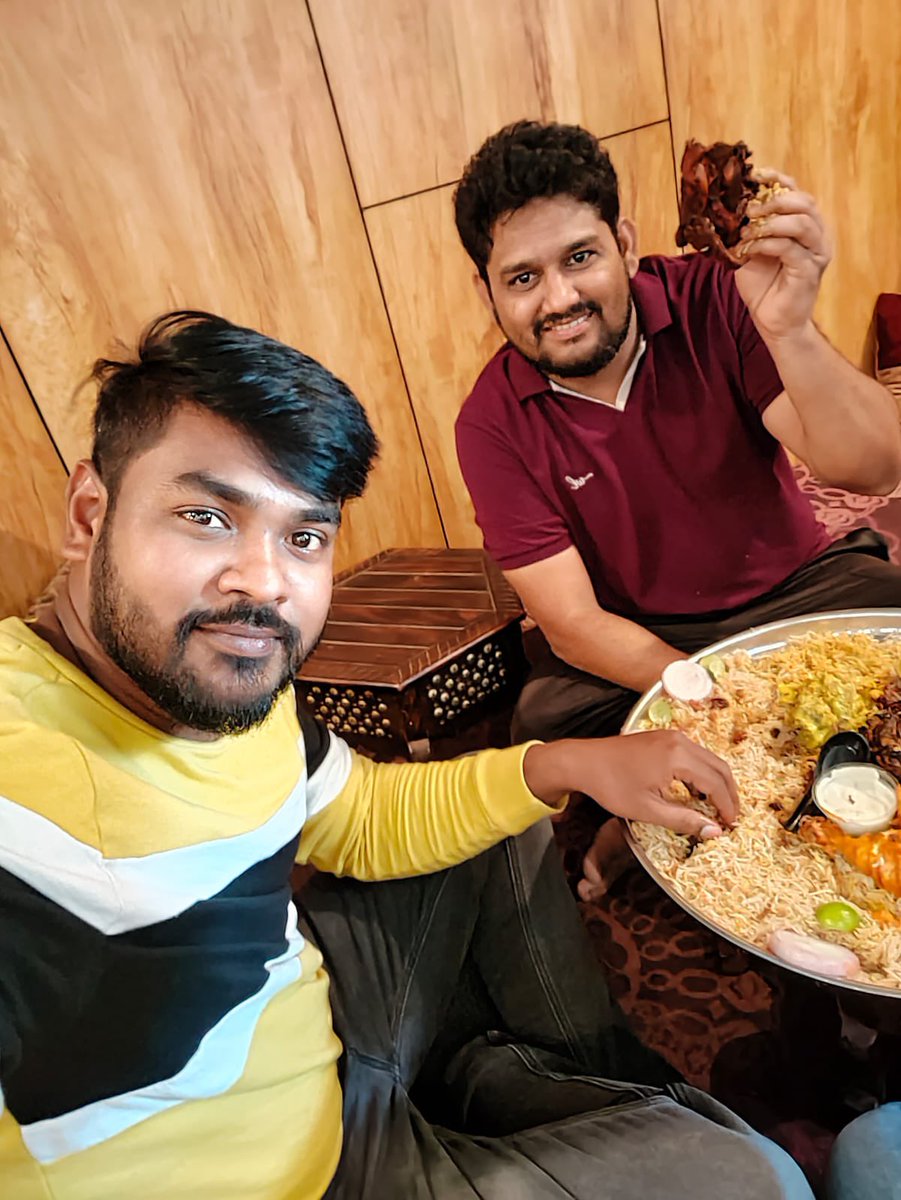 TechFactsRafee's tweet photo. This is a Sudden Surprise..😍
Camera Problem చెప్పగానే, Hyderabad నుండి ఖమ్మం వెళ్లాల్సిన Nazeer @iamtechreporter , Hyderabad నుండి Mancherial వచ్చాడు..What a man 🙏.. &amp;
He suggested few changes, and bought some lights, improvements coming soon.
పాపం గంట కూడా ఉండలేకపోయాడు వేడికి. https://t.co/fxr3VyzKBQ