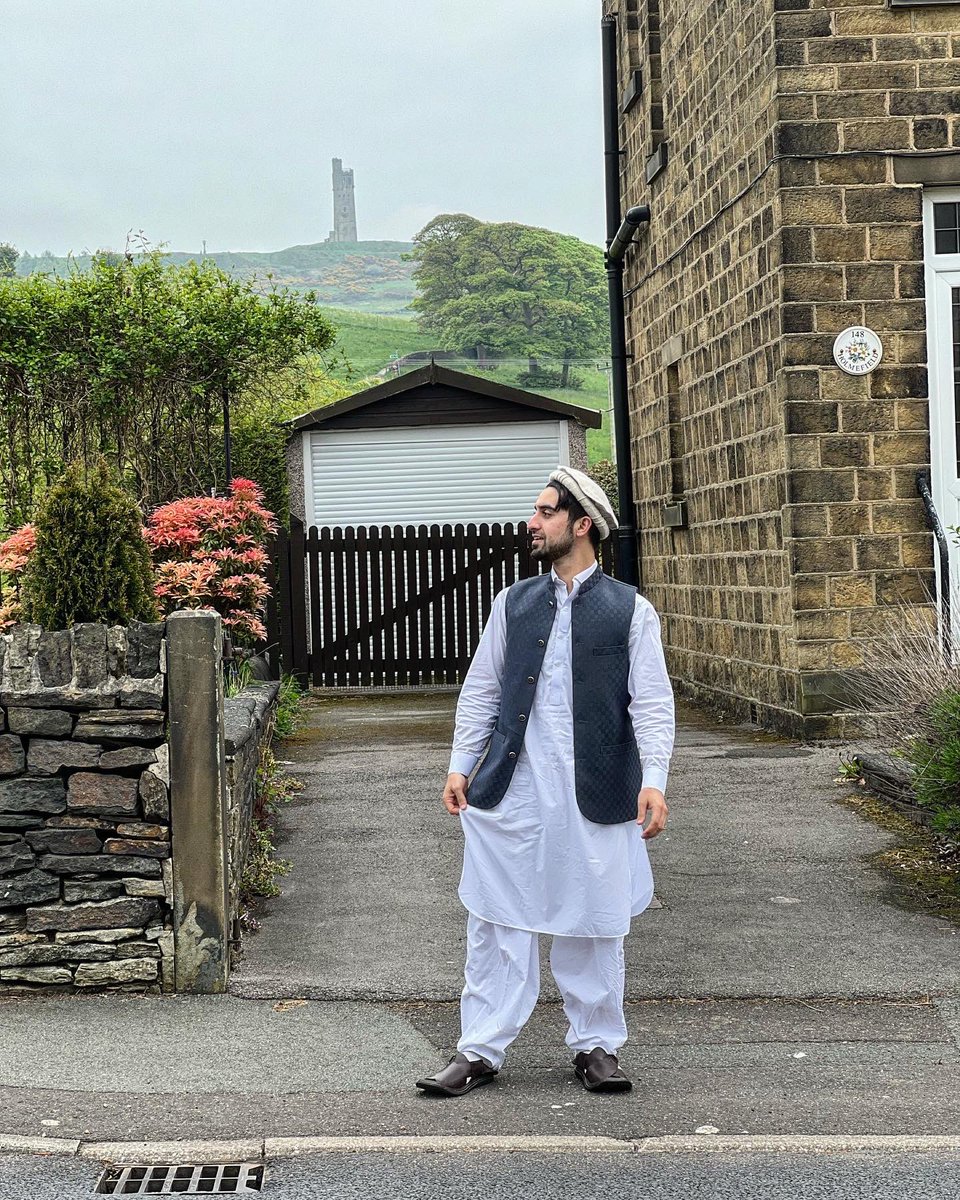 Khizarreloaded's tweet photo. Eid 2022.
Eid Mubarak Everyone. #Akhtardeghoombarghoombar #chotieid https://t.co/gcb1O8v8b9
