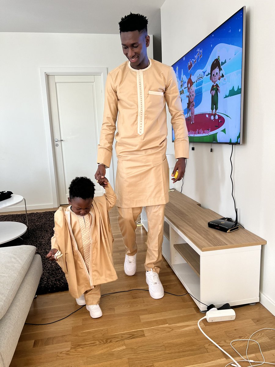 stevetrawally1's tweet photo. EID MUBARAK TO YOU AND YOURS❤️🙏🏽🌙🕌

#Sunjkoriteh220 https://t.co/H30qijEcFA