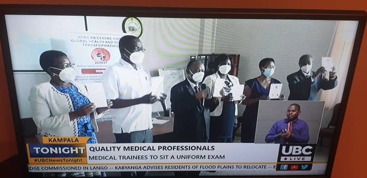 ACHEST1's tweet photo. #PressDigest

#MedicalIntershipUG: Thank you @ubctvuganda for the news coverage on the Launch of the Handbook for Health Professions Interns in Uganda by @ACHEST1, @MinofHealthUG and @MakerereCHS @HepiShssu.

CC..@TheUMAofficial https://t.co/V4aLKzlItc