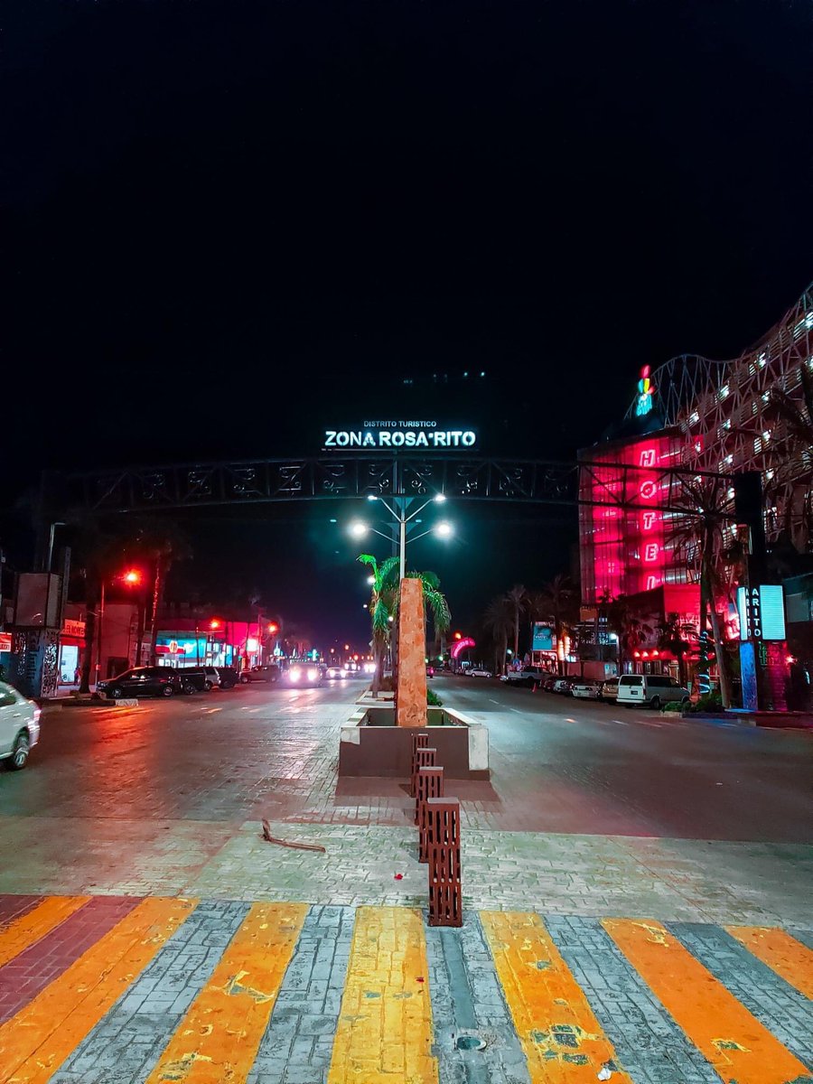 A beautiful night in #RosaritoBeach! 🌕❤️