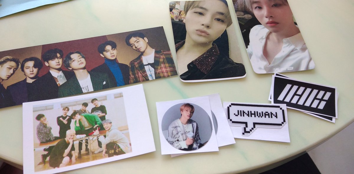 itslorine's tweet photo. Mag comeback na ang iKON, so mag comeback napud akong pagka-joiner sa CSE 😊 thanks @iKONDavao and @juicecubiph ❤️❤️ cuties ang surprise gift/freebies 💛💛 https://t.co/R8jVmwy2Wx