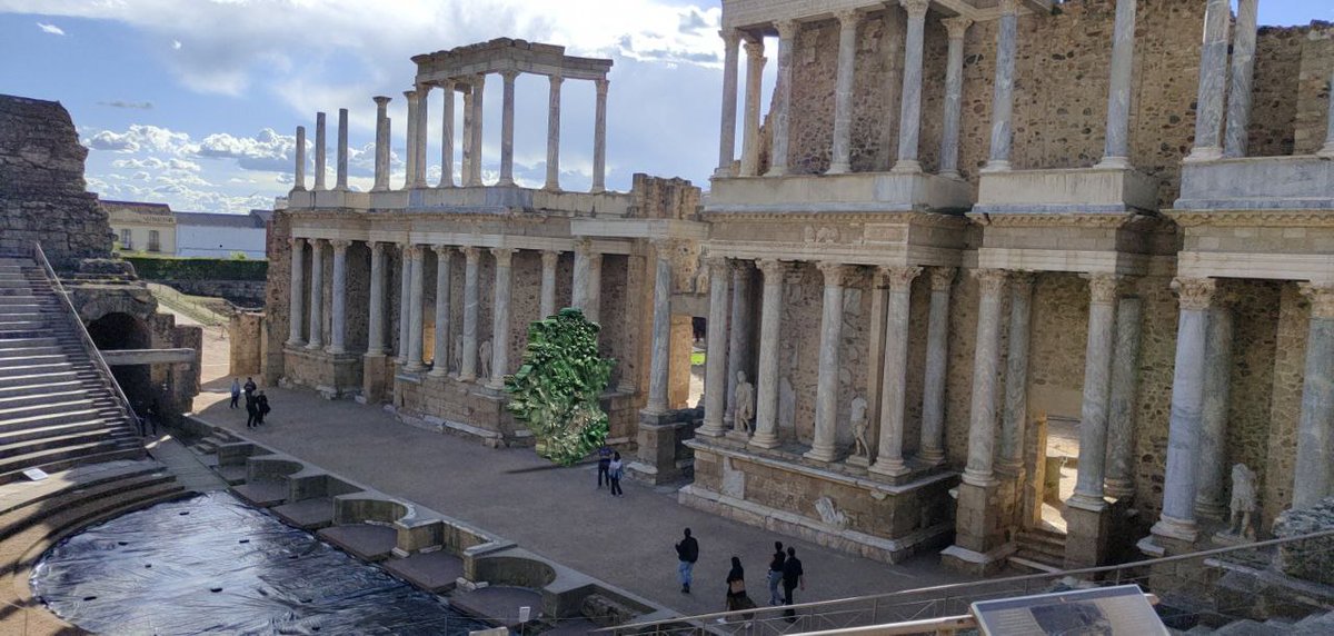 vextre_extremad's tweet photo. Os dejamos unas #fotosVEXTRE del conjunto arqueológico romano de Mérida, de @maitecaj. El territorio extremeño y su historia milenaria. El palimpsesto de la cultura a través de los tiempos. La #RealidadAumentada sobre la identidad pasada. https://t.co/njUOK9l17B