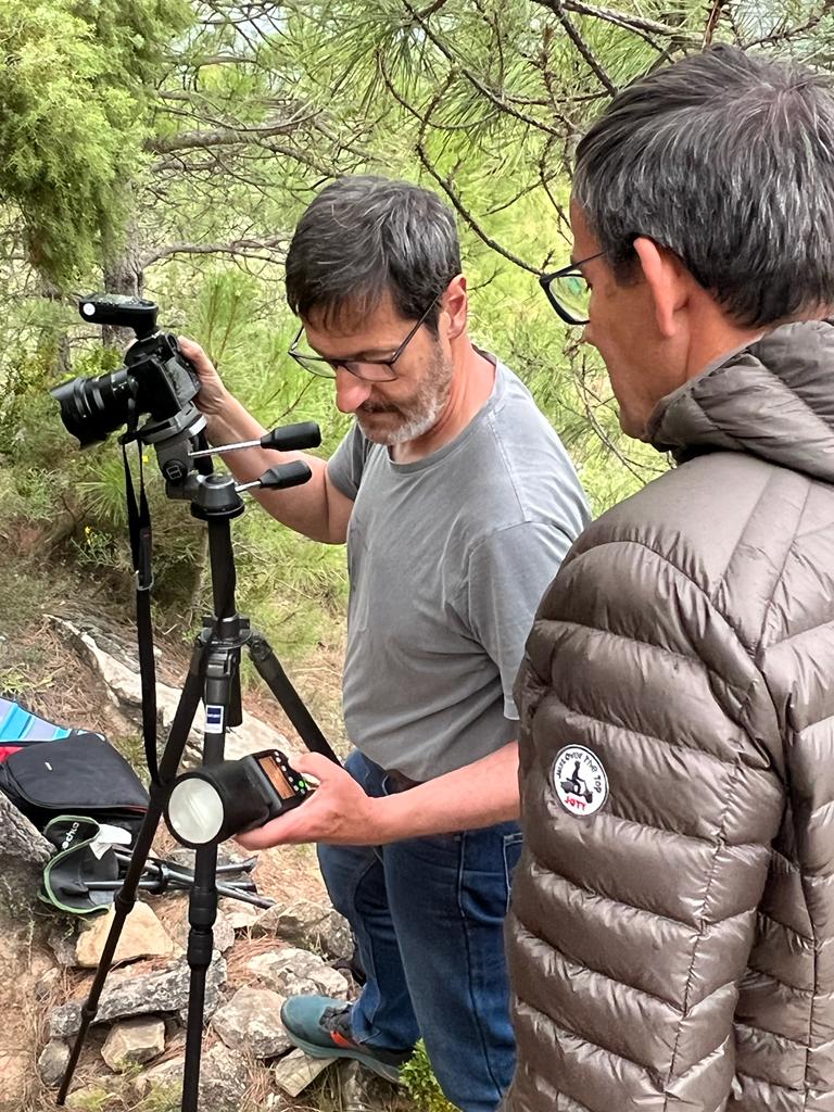 🎞️Preparant l'exposició fotogràfica de #loFestivaldelaConcaDella

#somIsonaiConcaDellà
#FSP2022

📸@Lfarras
@mdomingo_design 
@RosaAmorosC