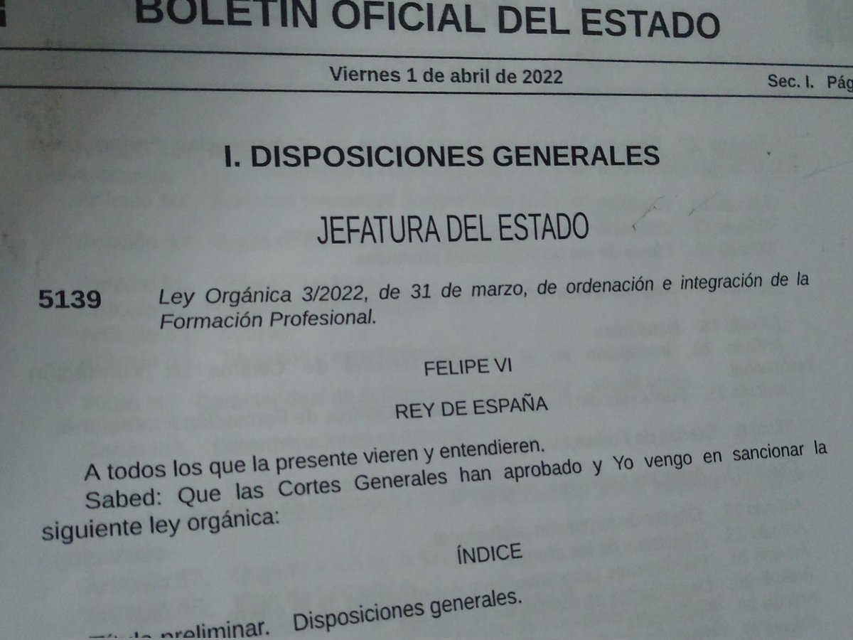 RafaTicArte's tweet photo. Leyendo la nueva Ley de Formación Profesional para conocer los cambios que se nos vienen encima #leyfp https://t.co/H0dDbuFSVO