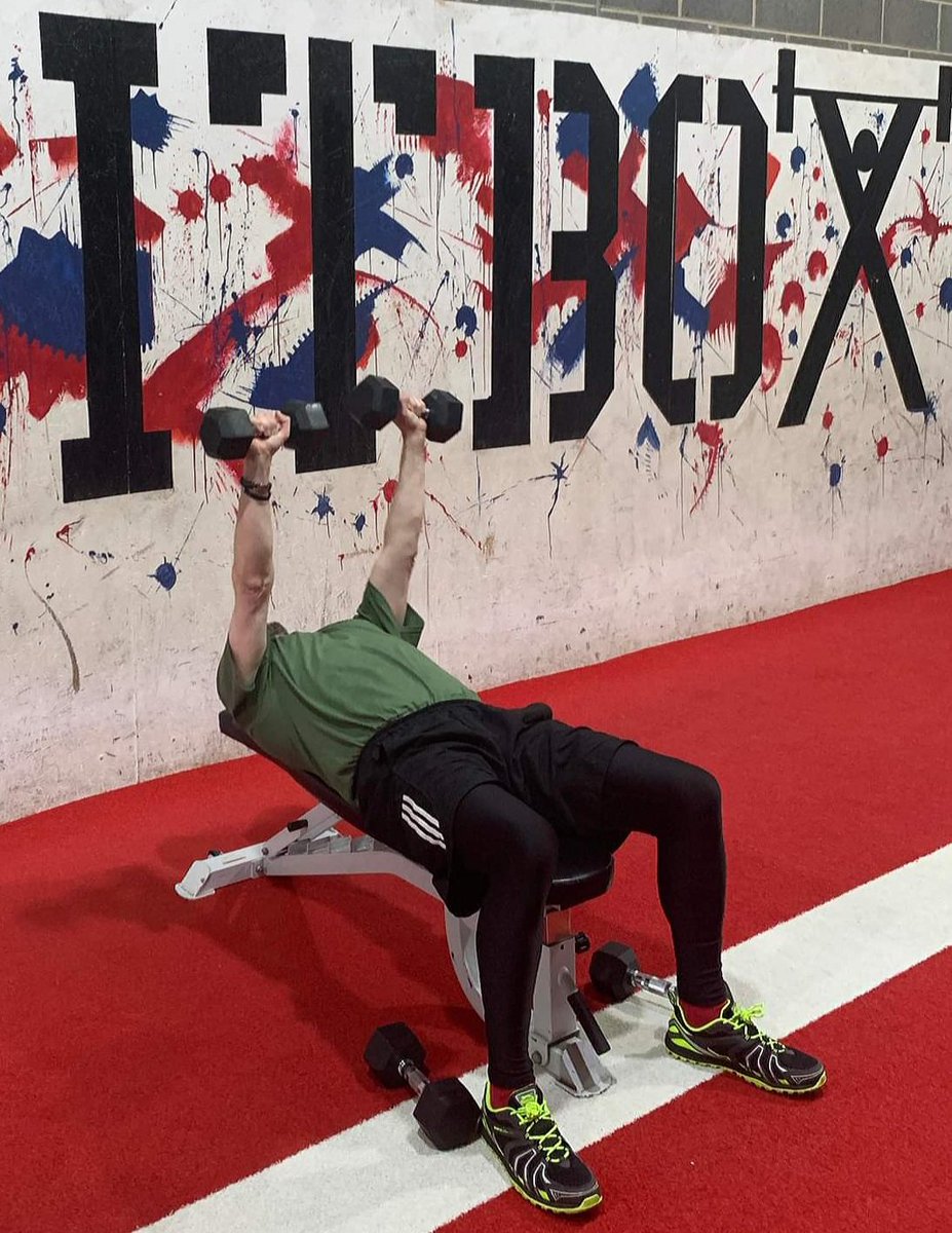 Just_J4mie's tweet photo. As well as my deadlift preparation, over the last few weeks I have upped the ante and tried my hand at some NEW things in a NEW gym.
#logpress #atlasstones #gym #strongman #strength #farmerswalk #BeastMode #personalchallenges 💪💪🏋♂️ https://t.co/HMGactvnBn