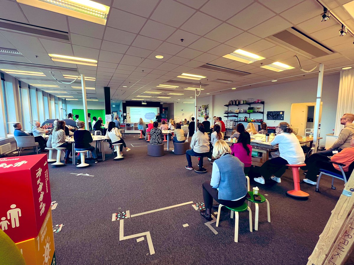 En gång i månaden har vi frukostmöte med alla medarbetare på förvaltningen - idag tema stöd och utveckling. 🙌 #solskol #utbildningskontoret #sollentuna