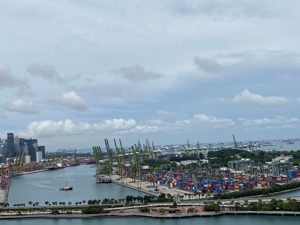 MmchenMao's tweet photo. The busy #port of #Singapore #SupplyChain #Trade https://t.co/EeOje1hZOk