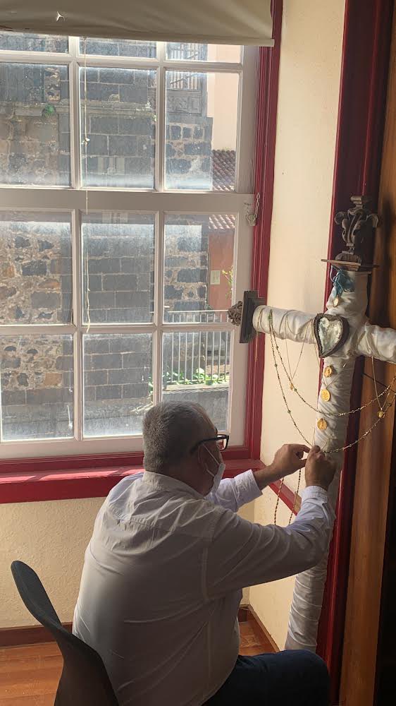 MuseoCayetano's tweet photo. Nos encontramos preparando la cruz de Cayetano para mañana día 3 de mayo celebrar el día de la Cruz.
Podrás visitarnos desde las 10:00h.
¡Te esperamos! :) https://t.co/rvFm1wPmcN