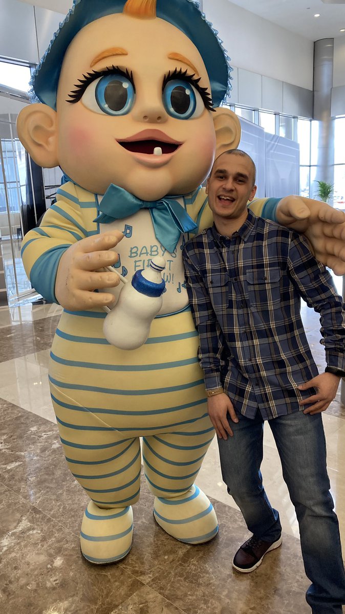 MaxSH1997's tweet photo. There were a lot of masks with whom you could take a picture (the queues for them are not small), but I chose coolest ones ^ ^
  - The Baby
  - The Crocodile (season 2 winning mask)
  - The Horse
  - The Lion (season 1 winner mask)

#Moscow #ThisI https://t.co/UKGinKGfVe