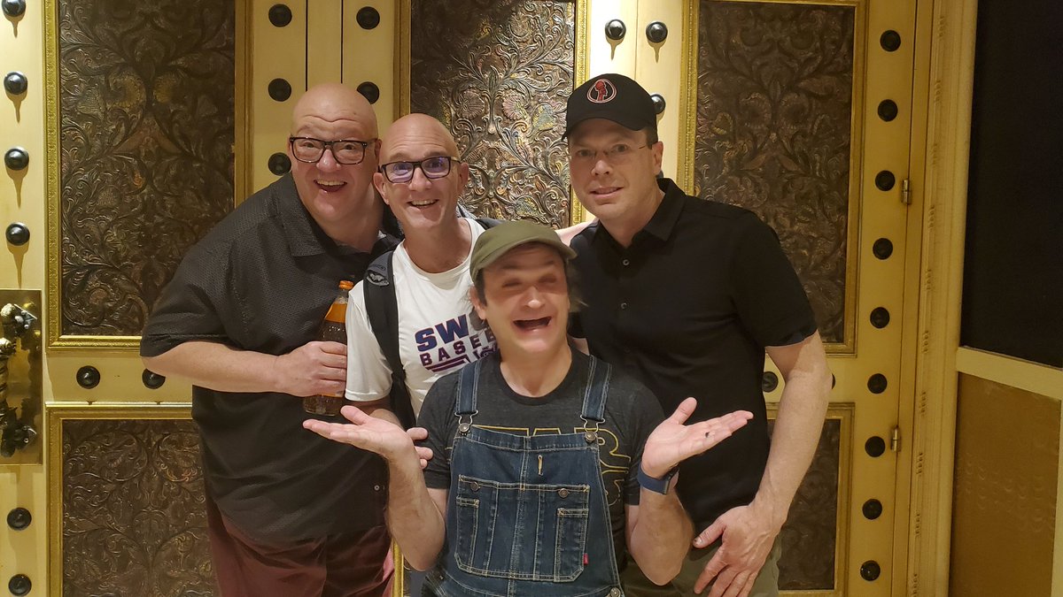 SmittyScoop's tweet photo. Just saw @3libidos doing their day job. It was a fantastic show. There were more than 20 scoops in attendance. Maybe @magicfungi next recipe will even incorporate #saltpork https://t.co/SnMhWZ5SaQ