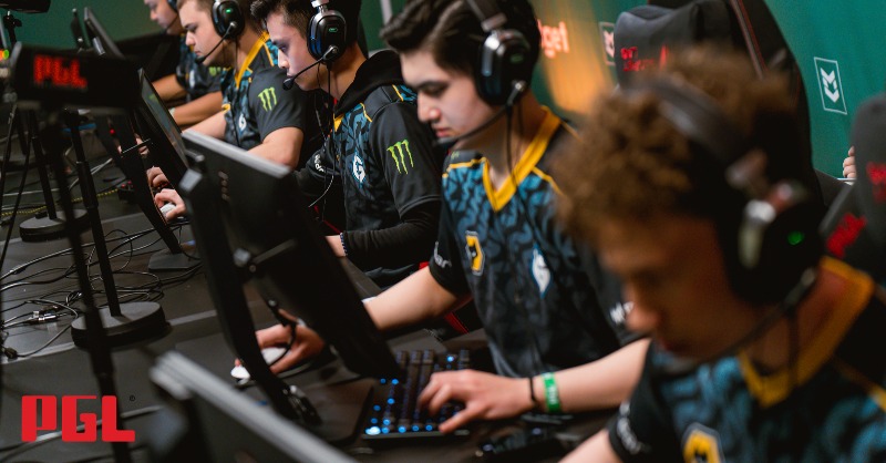 JaxonMVP's tweet photo. According to my sources @EvilGeniuses are looking to sign 2 additional NA lineups in @Partynauts_GG &amp; @CarpeDiem_CSGO.

Continue like this and EG might actually dominate NA CS, they just need to keep buying rosters. Truly #LIVEEVIL.