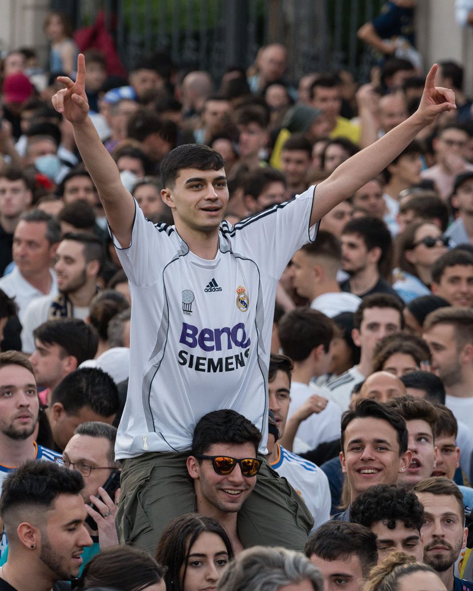 Out Of Context Football tweet media