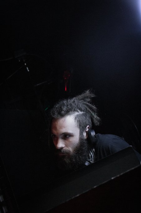 Big announcements coming up 😤😤😤 https://t.co/DjnHU7WtOM