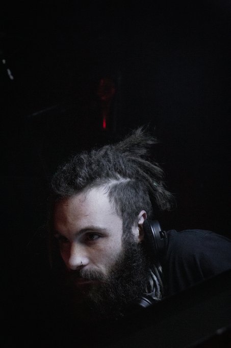 Big announcements coming up 😤😤😤 https://t.co/DjnHU7WtOM