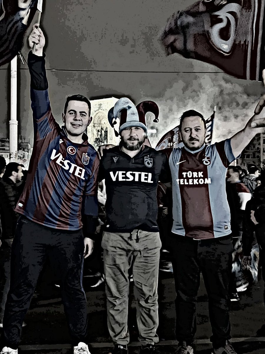yeseka61's tweet photo. "O anda gerçek olan her şey bir zamanlar hayalimizdi" #SampiyonTrabzonspor https://t.co/UnI7hhE3SF