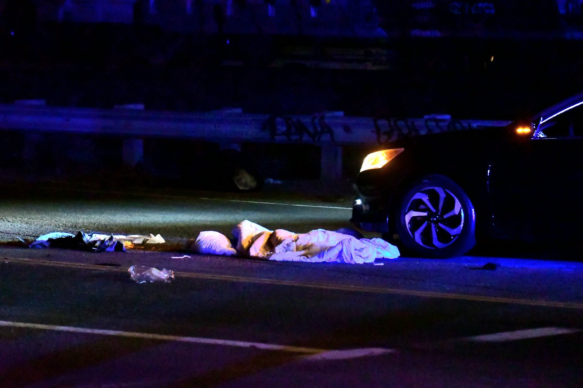PSNews_Sac's tweet photo. #RIGHTNOW #AutoVsPed #TrafficAlert
Roseville Rd. is closed between Longview Rd. at Connie Dr. as officers investigate an Auto Vs Pedestrian accident at Tri Stations Rd. The Pedestrian was transported to the hospital. The driver remained on scene and is cooperating with officers. https://t.co/rQ0pk8DH7a