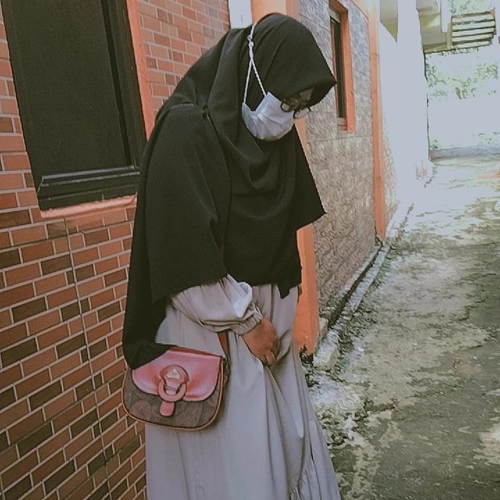 RRasmawati's tweet photo. Alhamdulillah lulus ya dari pertanyaan kapan nikah?😁 https://t.co/d69mPISVTP