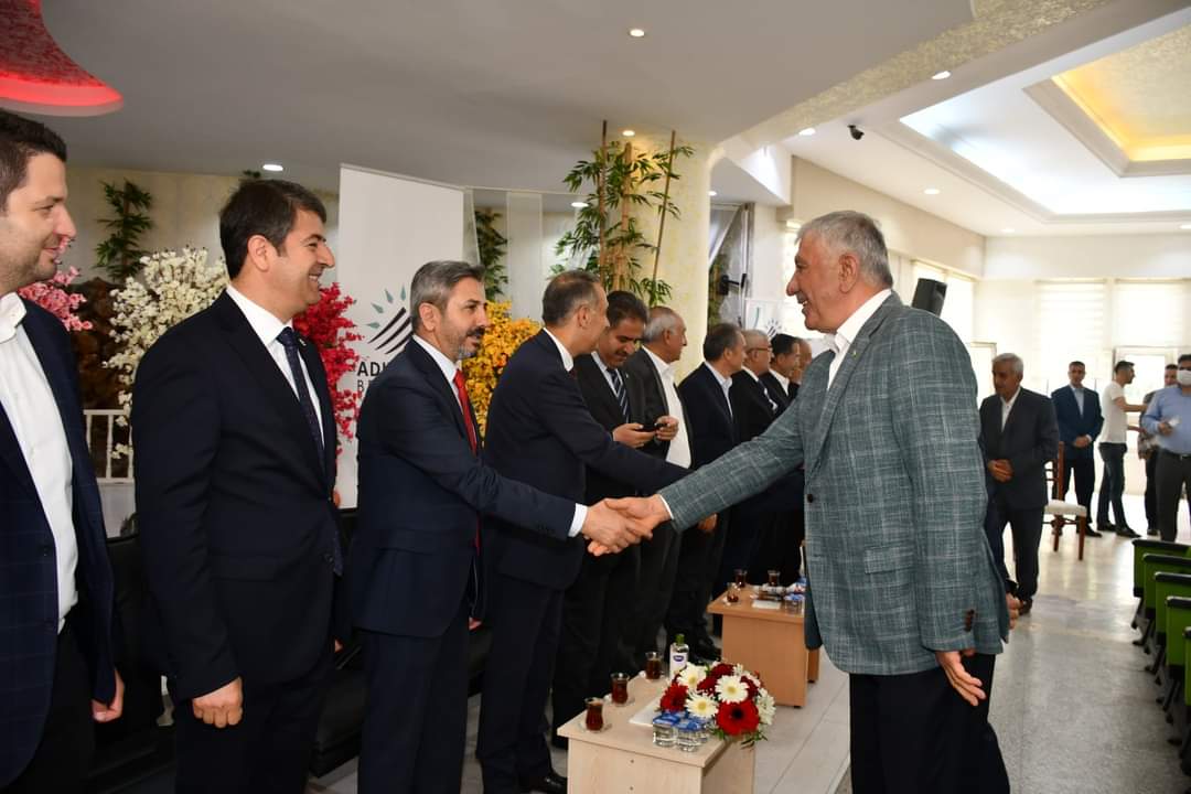 adiyamantso's tweet photo. Yönetim Kurulu Başkanımız Mustafa Uslu, Başkan Yardımcımız Ahmet Metin Günay ve meclis üyelerimiz İl protokolümüzün katılımlarıyla gerçekleştirilen Resmi Bayramlaşma Törenine katıldı.
@TOBBiletisim @RHisarciklioglu @mustafauslu_02 @metingunay02 https://t.co/0I6rHWAsIb