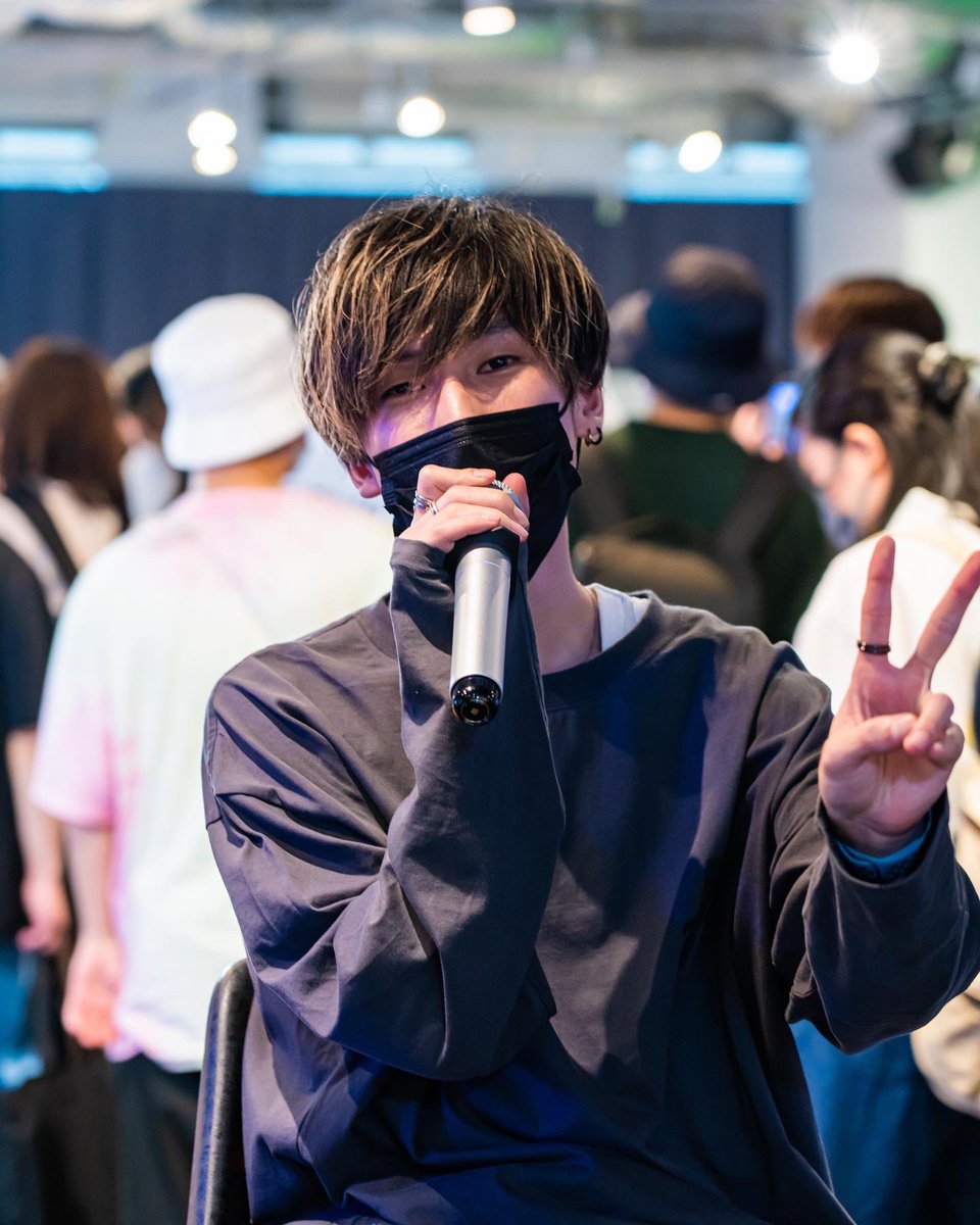 1frame_dhw's tweet photo. 「1frame名誉会長」あるとき先輩の最後の大仕事でした…🥹
先輩の志を継いで、これからも1frameを盛り上げていきます👊👊
お疲れ様でした!
ありがとうございました!
@warotoki_427
#デジタルハリウッド大学
#dhu
#春からdhu
#デジハリ
#映像サークル
#1frame https://t.co/379Jk5Cq40