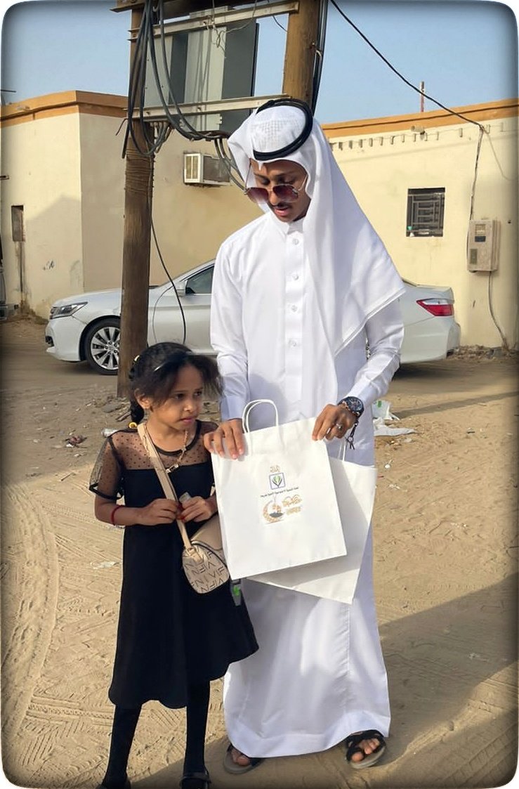 FgcSalhi's tweet photo. مشاركة مركز الصالحي الاجتماعي في توزيع العيديات المقدمة من لجنة التنمية الاجتماعية بقريعة للمجتمع بنطاق الصالحي https://t.co/hsM894hTOh