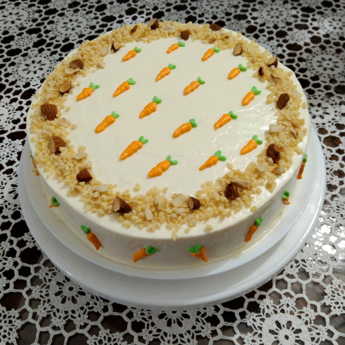 AisyahAmalien's tweet photo. @nahlahrsl Assalamualaikum @nahlahrsl, panic raya cake semalam from ur recipe 😉 tak sempat beli walnut 😂 https://t.co/IKwVKq8cBa