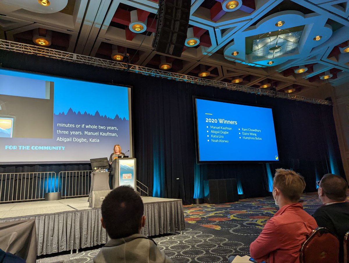 reydelhumo's tweet image. El genio de @melizeche me envía estas fotos de la entrega de los "@ThePSF Community Service Awards 2020 winners" en la @pycon
Yo no estoy llorando...
python.org/community/awar…