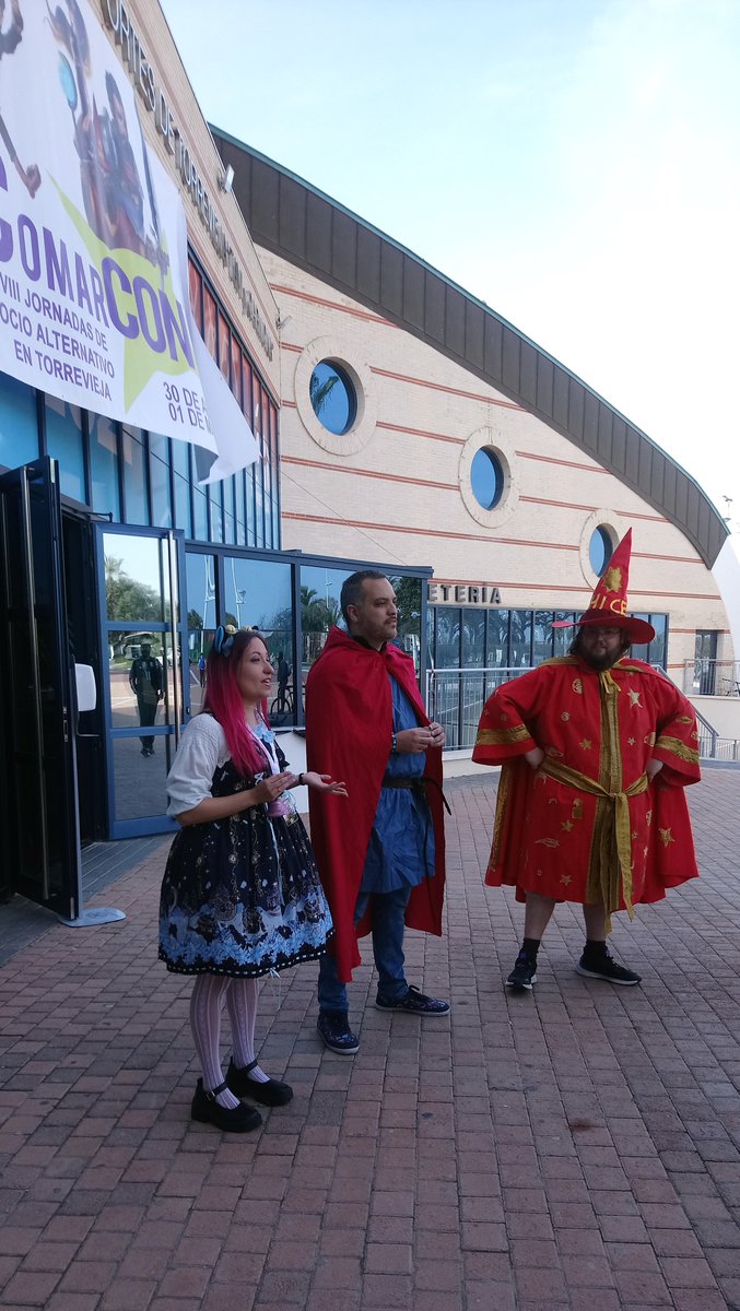 Queremos dar las gracias a los organizadores y colaboradores de la <a href="/lacomarcon/">La ComarCON</a>  por el maravilloso recibimiento que nos dieron y la amabilidad y gracia con la que nos atendieron. Un sábado de diez en el que nuestros chicos (y los adultos) lo pasamos bomba.