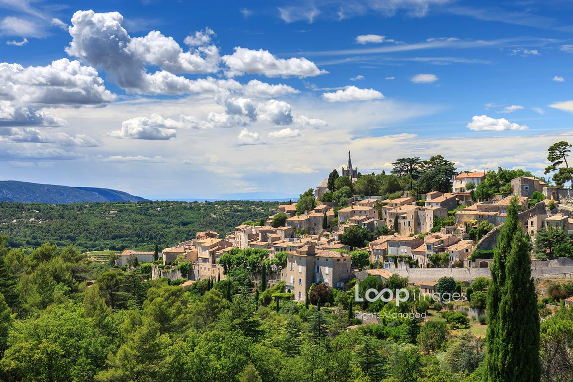 LoopImages's tweet photo. The village of Bonnieux @chriswimages #provence #alpes #cotesdazur #france #luberon #village #clouds #hilltop #bonnieux #sunshine #idyllic https://t.co/pqhz4yefcZ
