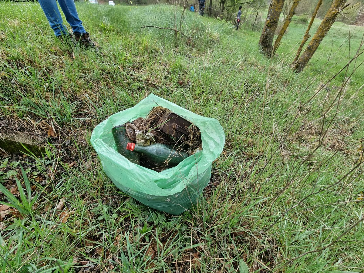 planoles's tweet photo. Tot un èxit la jornada del #EuropeanCleanUpDay a Planoles!
Gràcies a tothom qui hi va participar. Moltes gràcies😍 https://t.co/7OyUgv8DeB