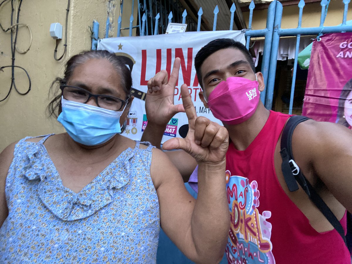 jm_lago's tweet photo. Thoughts on today’s H2H sa E.Rembo

1. Wala talaga sa mga mall o gated villages ang laban. Nasa mga eskinita ito, mga palengke, mga kalsada.

2. Mahirap mag engage outside your comfort zone, pero kailangan.

3. Kailangan mo magpakumbaba at intindihin muna yung kausap mo

(1/4) https://t.co/SYucBAit9P