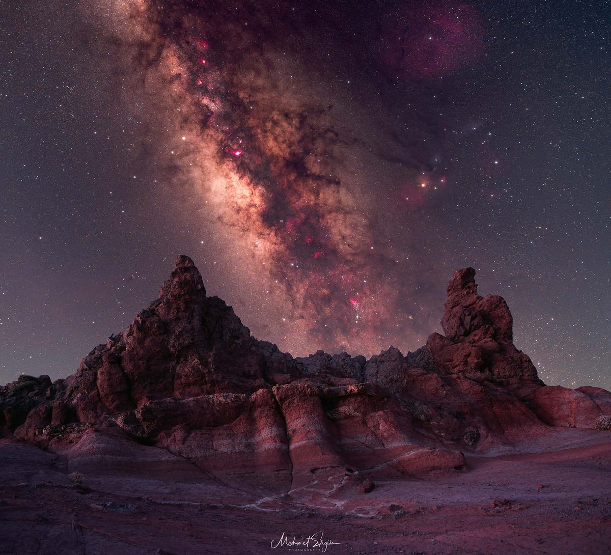 Stunning view of the Milky Way over Spain 😲 🤯