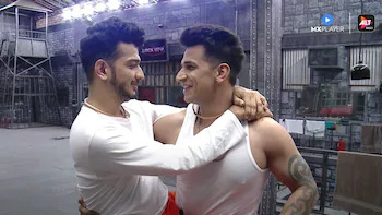 ABCXYZ44054898's tweet photo. PRINCE+MUNAWAR >>> MUNAWAR+ANJALI...
Loving their bond already...
#lockupp #munawarandprince https://t.co/yDcsHMcCsb