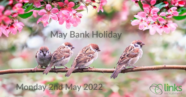 LinksRecLinks's tweet photo. It's literally the only Monday when getting up early, hitting the snooze button, and staying in bed a little longer doesn't feel so wrong. Happy National Bank Holiday Monday, everyone! #bankholidaymonday https://t.co/se7LJI6oOb https://t.co/CMFpI2GsnZ