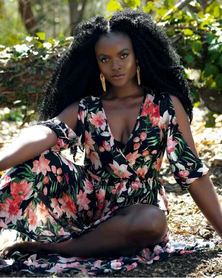'Black Queen of Beauty, thou hast given color to the world!' Marcus Garvey 🖤