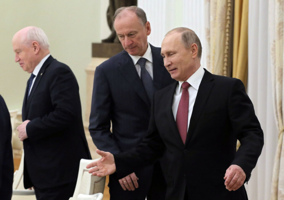 fuhu_media's tweet photo. Ki pótolná Putyint, ha ... https://t.co/gsWjpwPcKF
#Biden #FSZB #HsziCsinping #KGB #Kína #NyikolajPatrusev #Putyin #Trump https://t.co/TYuIueRz9E