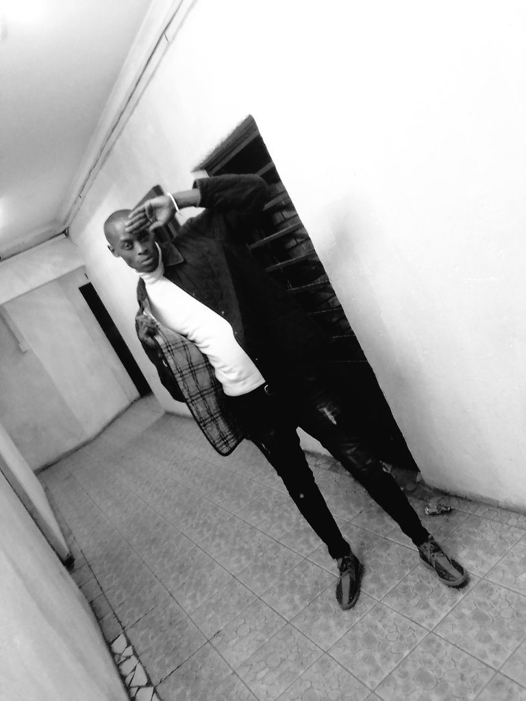 QuesWorldDrop tweet media