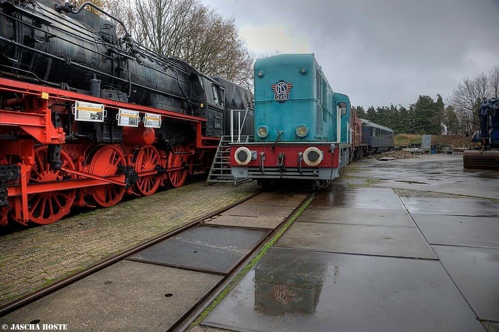 Old trains (De Veluwse stoomtrein) Netherlands Dec 2020
A video from this old trains: youtube.com/watch?v=zUFf33… bio #urbex #renegade_rides #everything_transport #patina_transport_tour #urbex_rebels #urbex_supreme #trailblazers_rurex #kings_abandoned #sfx_… instagr.am/p/CdDMIpLod9b/