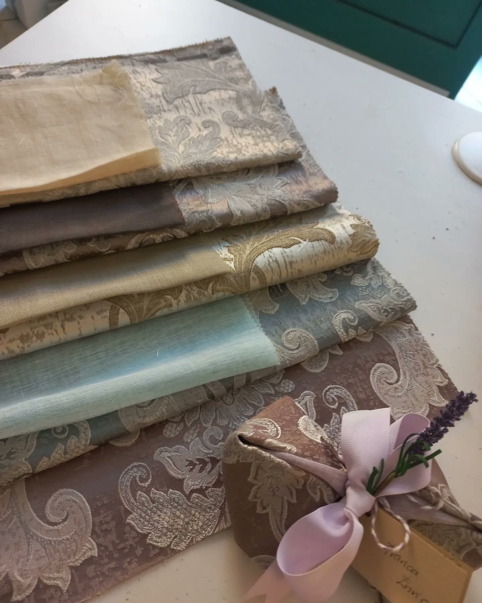 LaBallerinaBia1's tweet photo. Sono sempre entusiasta di affrontare piccoli progetti #handmade per le mie clienti perché significa che si affidano a me con fiducia❤
#bomboniere #workinprogress #eventparty #cerimonies https://t.co/OfsxMLueFi