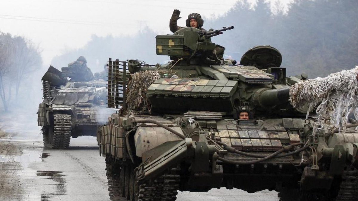 jcDiet89's tweet photo. 🔴 @JacquesMyard : « La France soutient l’#Ukraine dans sa résistance contre la Russie de #Poutine, mais a-t-elle intérêt à se mettre au garde à vous et à claquer les talons aux ordres des Américains ? »

https://t.co/Tbv800nGDC https://t.co/NDZmsCyr5V