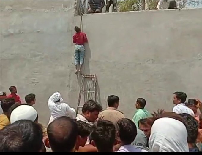 Alsomiri_Ahmed's tweet photo. Muslims in India should prepare themselves for the coming Hindu terrorist crimes , bury their fear, Freedom or death.
#JusticeForNaziya https://t.co/gTw0tQglcc
