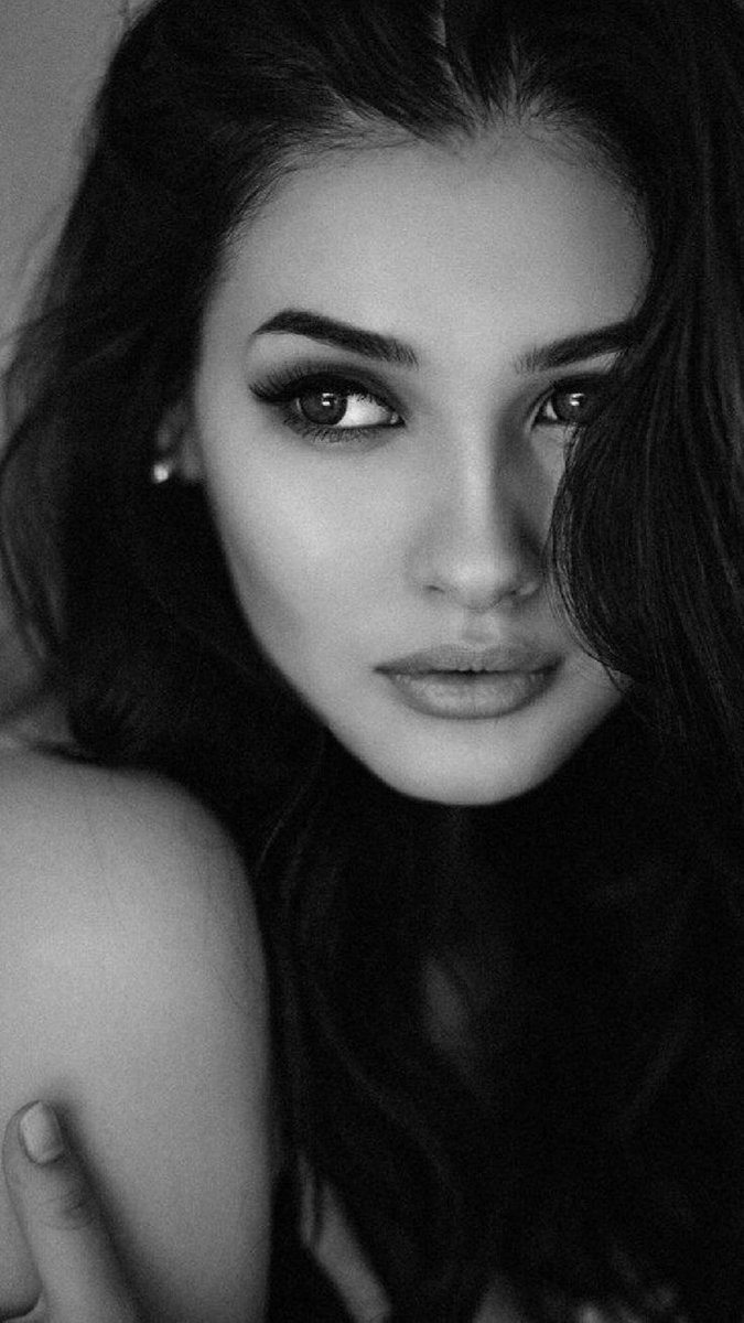 I didn't want you interested in me just because I owned a pretty face and a beautiful body.
To come close to me you have to earn me and conquer my heart......

#Women