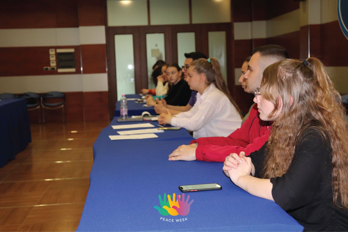 una_albania's tweet photo. 1⃣st stop: "Debating for Peace" was organized in Elbasan w/ 2⃣0⃣ local high-schoolers. In groups of five, they argued for and against statements related to the war in #Ukraine & sexual harassment. #PeaceWeek2022 https://t.co/Z1g7d6nvnj
