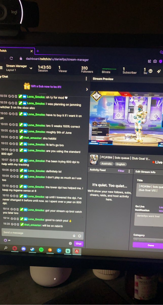 First one to come say hi gets a cookie

Twitch.tv/danieifps