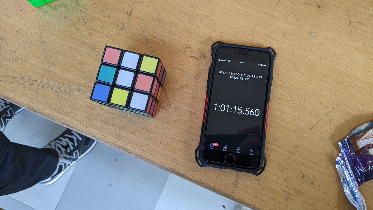 本日MRCC活動日でした！
今日はなんと、OBのRamiさんと、外部からうえしゅうさんが来てくださいました…！！
うえしゅうさんが持ってきてくれたルービックキューブインポッシブルやペンローズで盛り上がりました！
次回活動日は未定です〜〜