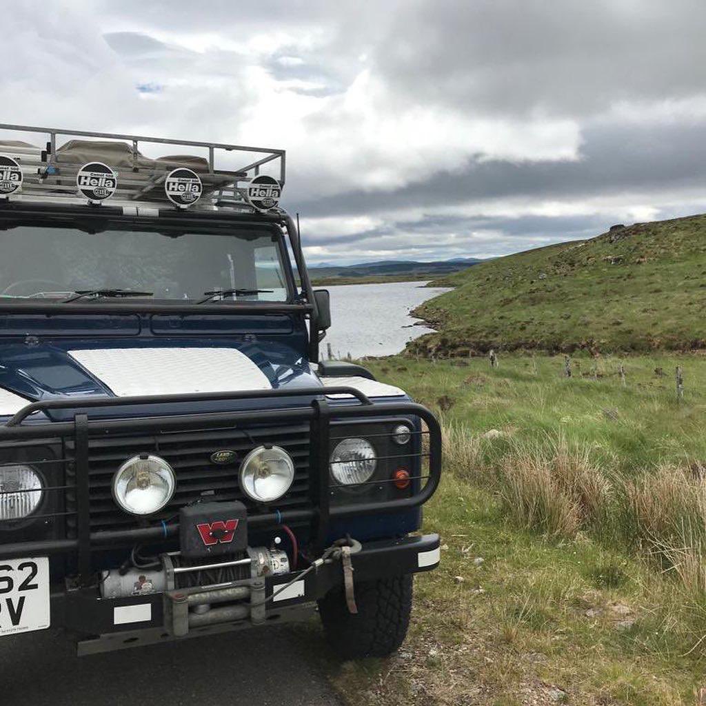 JustinRose99's tweet photo. My friend’s parents had their coveted @LandRover_UK Defender T762 BRV stolen from their driveway last night in Fleet, Hampshire 🇬🇧 . They’d driven all over Africa in ‘George’ Please keep your eyes out for him and contact @FleetPolice Crime Ref SD13780-22-4444-IR and RT 🙏 https://t.co/Pjk3ZVqBGE