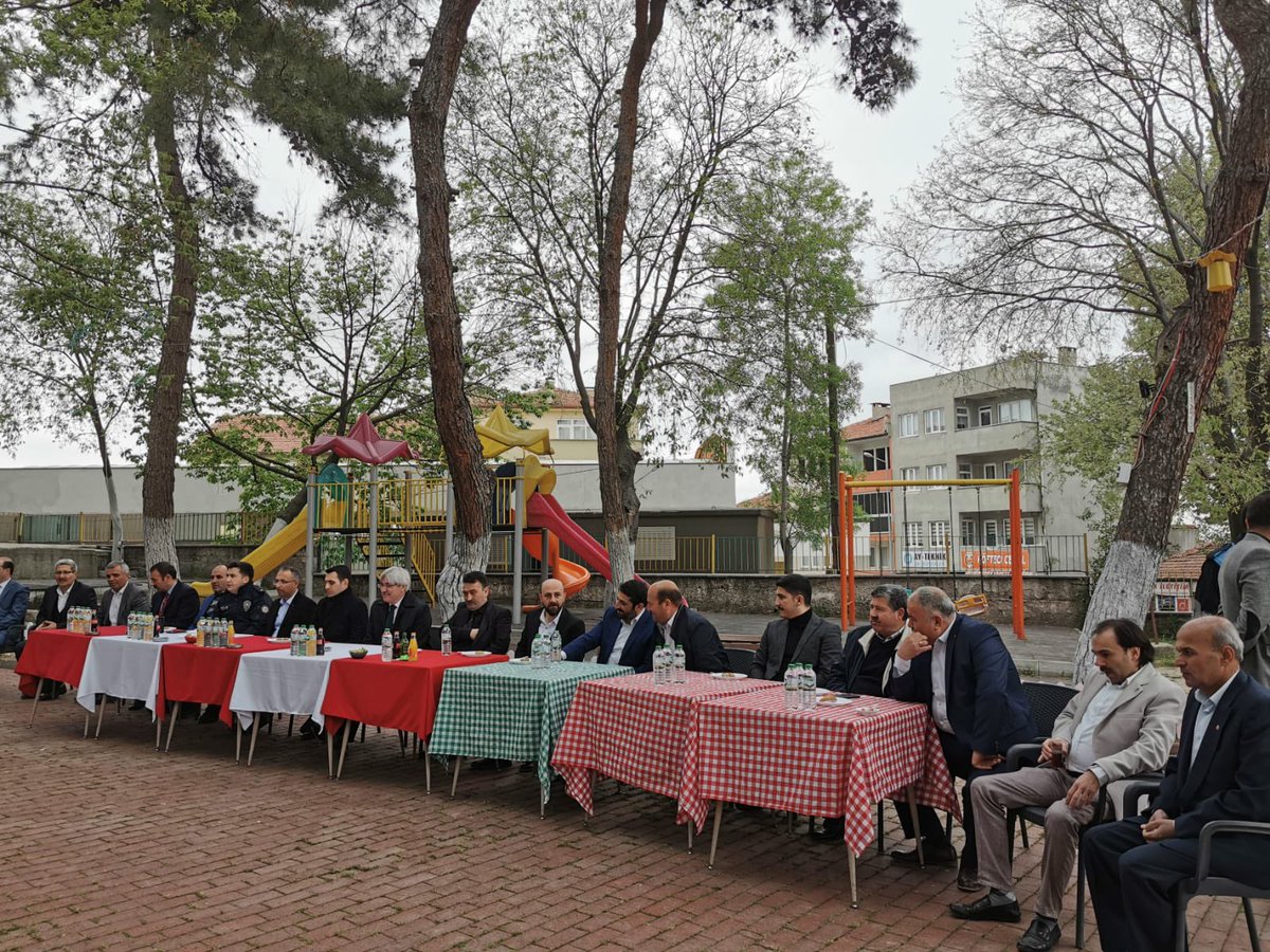 TC_ivrindi's tweet photo. Sayın Kaymakamımız Mevlana Kürkcü, Belediye Başkanımız Sayın Yusuf Cengiz, Daire Amirlerimiz, Siyasi Partilerimiz, Odalarımız ve Halkımızın katılımıyla Ramazan Bayramı Bayramlaşma programı gerçekleştirildi. https://t.co/AmfQmteygF