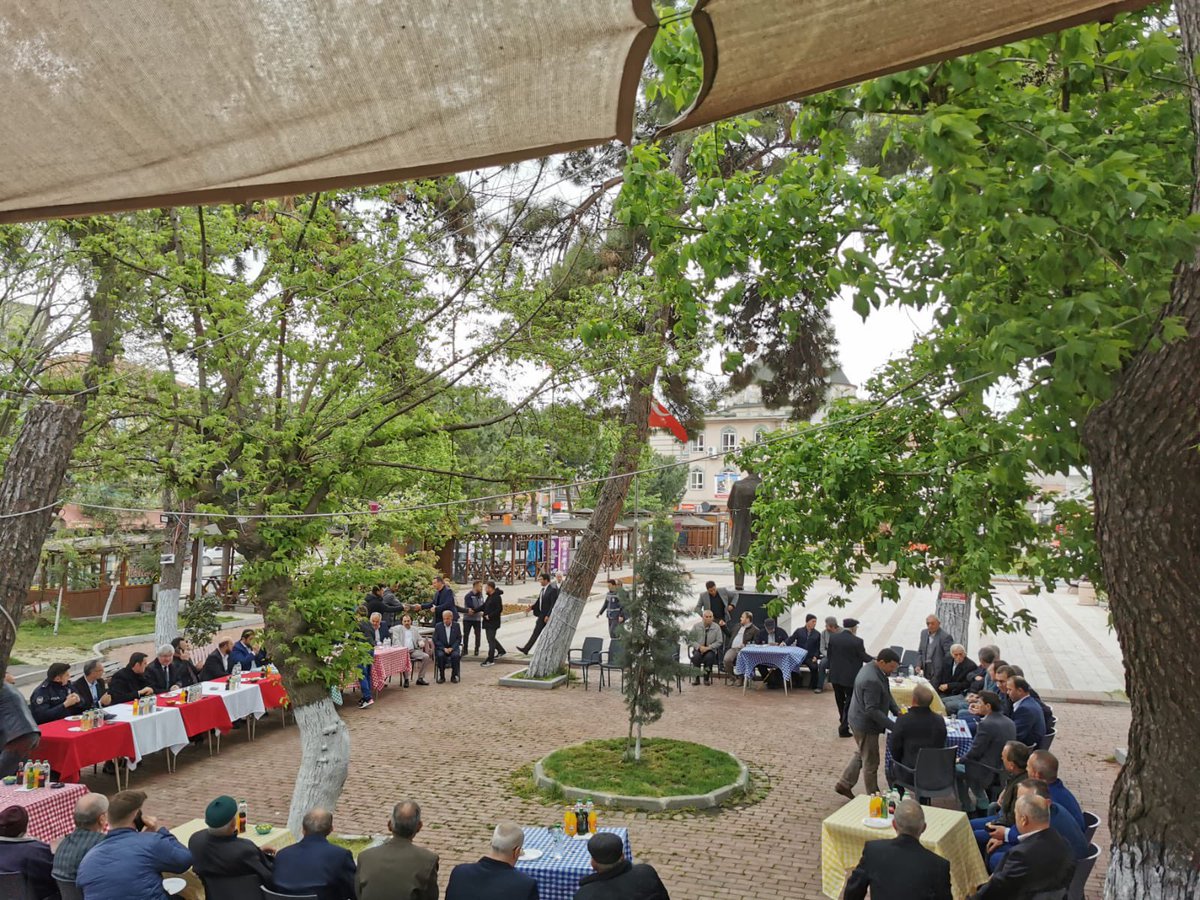 Sayın Kaymakamımız Mevlana Kürkcü, Belediye Başkanımız Sayın Yusuf Cengiz, Daire Amirlerimiz, Siyasi Partilerimiz, Odalarımız ve Halkımızın katılımıyla Ramazan Bayramı Bayramlaşma programı gerçekleştirildi.