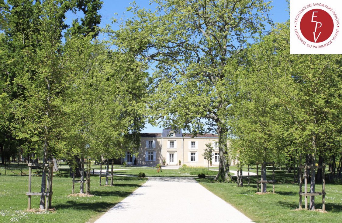 Le Château Dauzac vient de recevoir par l’Etat le Label Entreprise du Patrimoine Vivant (EPV). Unique propriété médocaine et seul Grand Cru Classé 1855 à être distingué, Dauzac se démarque par son savoir-faire historique et sa recherche permanente d’innovation et d’excellence.